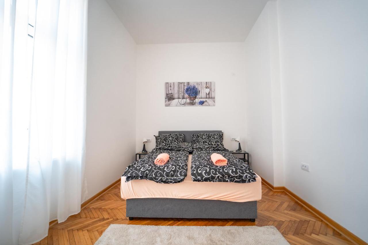 Botanical9, Belgrade Centre, 2 Bedroom Apartment ภายนอก รูปภาพ